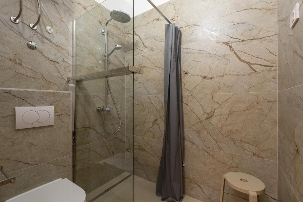 Trbović Apartments Peaceful stay with Free Parking, Pet-Friendly, and Bike Storage in Umag - 9