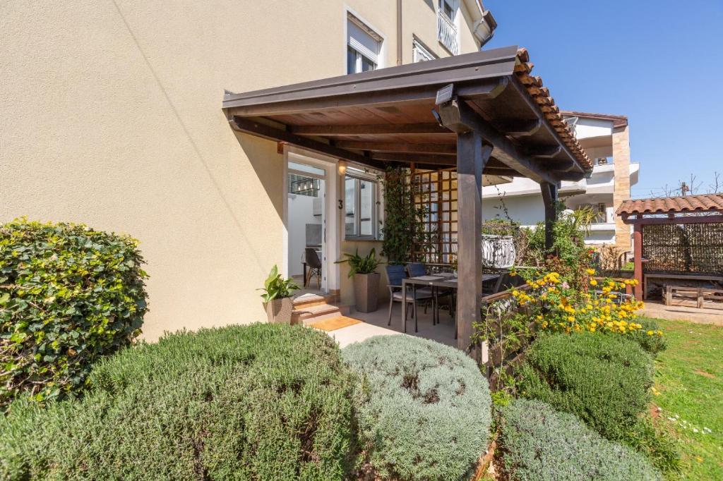 Trbović Apartments Peaceful stay with Free Parking, Pet-Friendly, and Bike Storage in Umag - 15