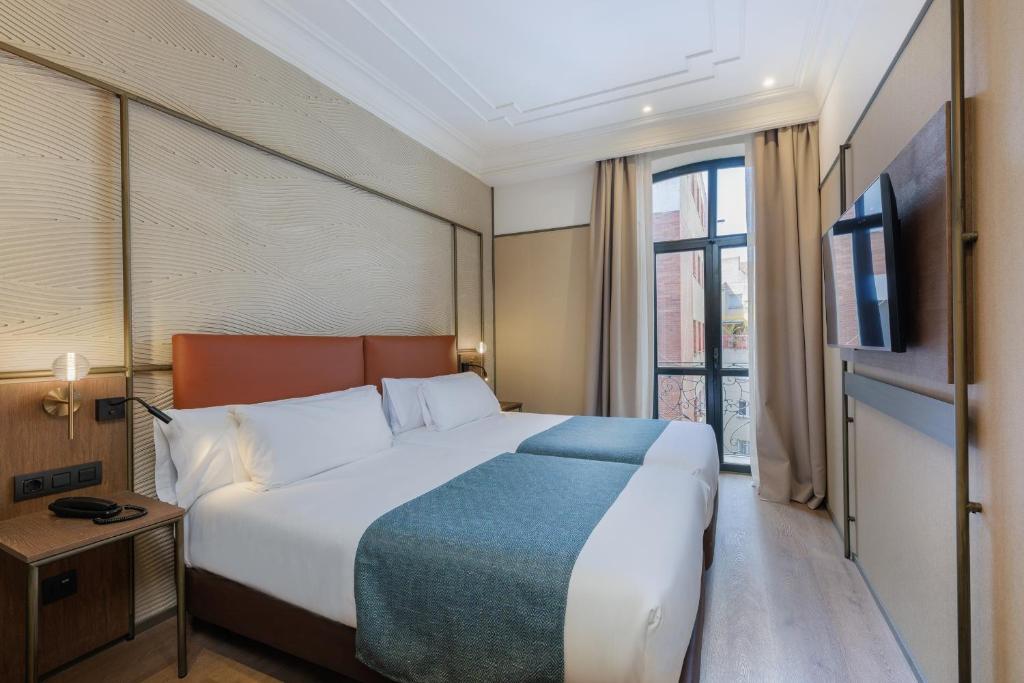 Hotel Medinaceli New reopening 2025 - Resim 1