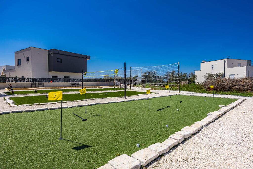 Fotografie z fotogalerie ubytování Villa Sunshine - Private Heated Pool & Sport Fields v destinaci Galižana