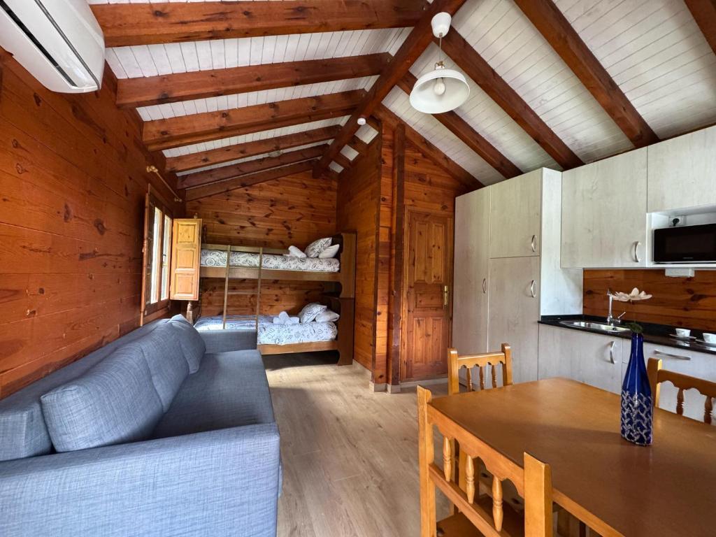 Kuchyň nebo kuchyňský kout v ubytování Camping BOSQUE DE G0RD0N