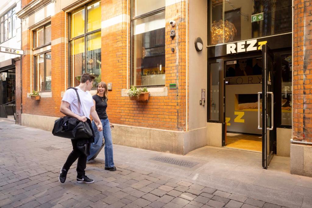 REZz Temple Bar, Dublin - Resim 20