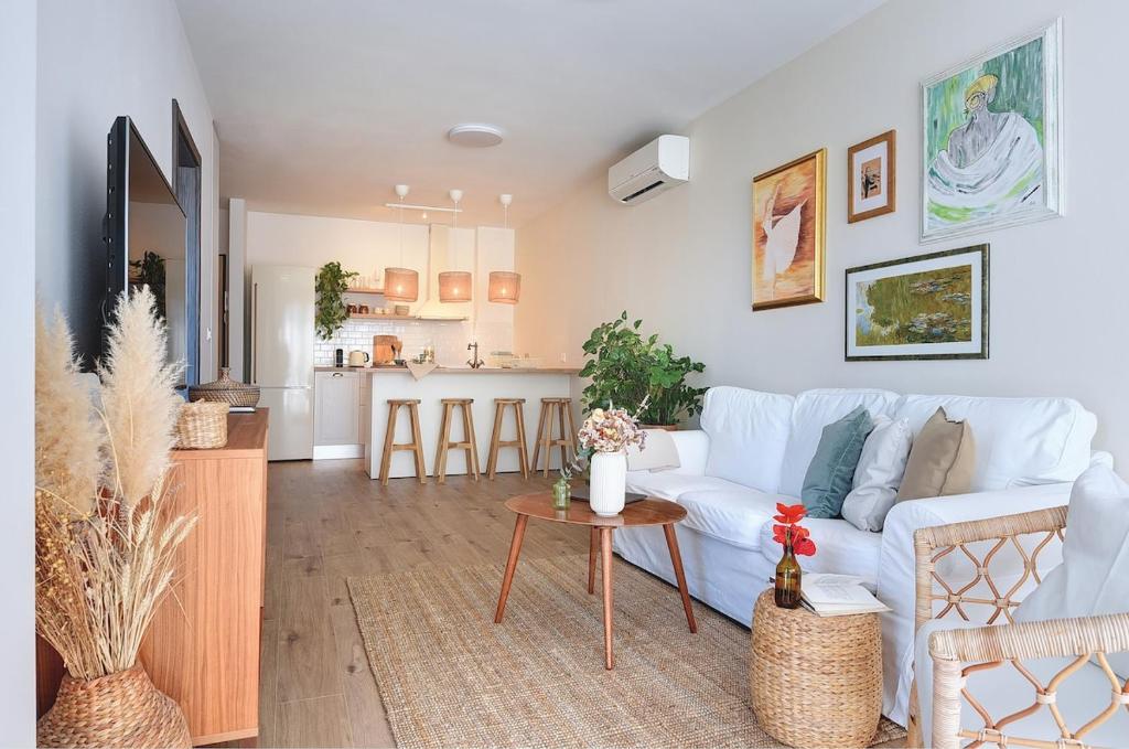 Splendeur - Modern Apartment with private parking
