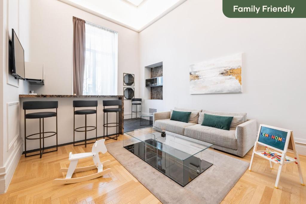 Televízia a/alebo spoločenská miestnosť v ubytovaní limehome Lecce Palazzo BN