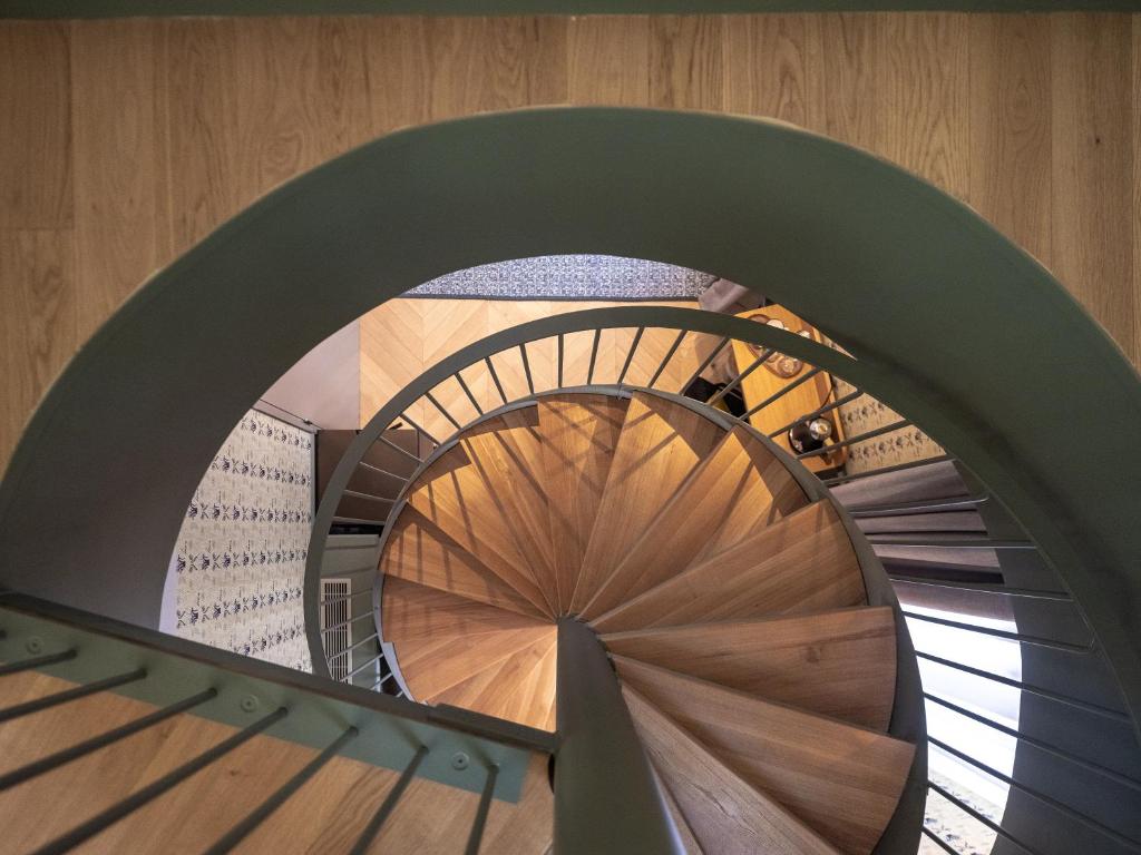 Miss Fuller - Resim 17