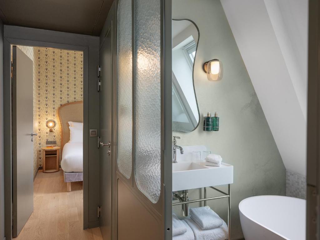 Miss Fuller - Resim 10