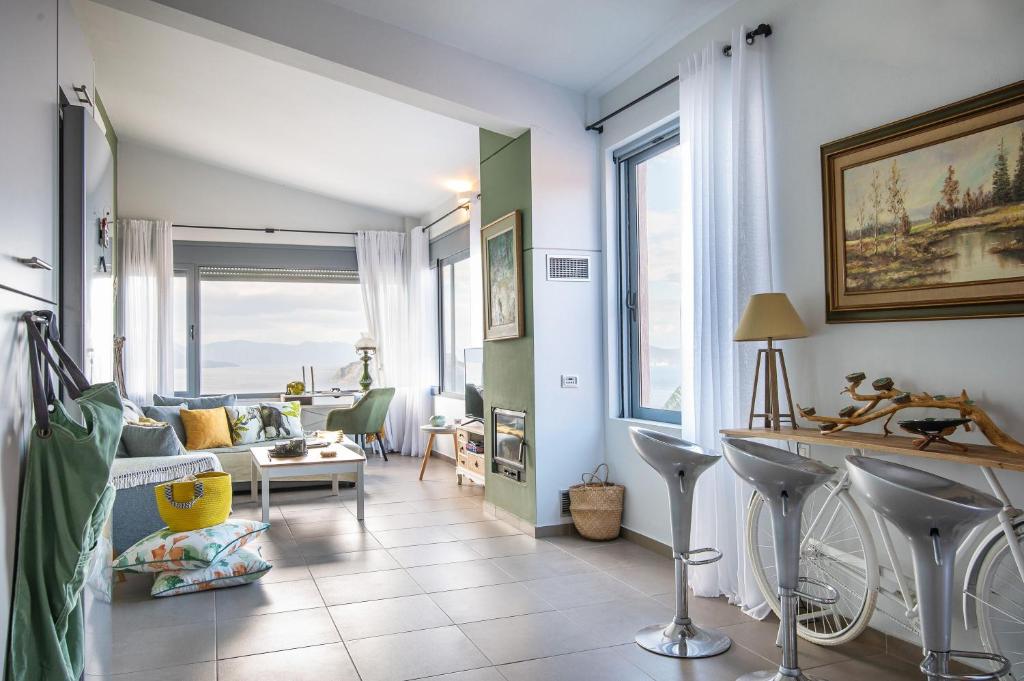 Posezení v ubytování La Casa Del Sol Villa Aegina