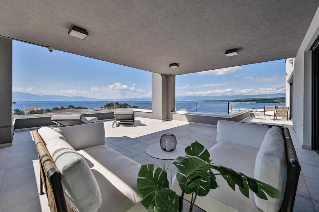Luxury Penthouse Mia with panoramic sea view by Irundo