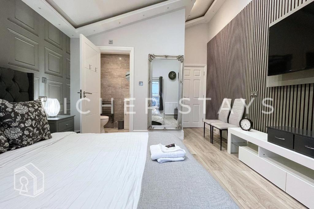 Hackney Suites - En-suite rooms & amenities - Resim 5