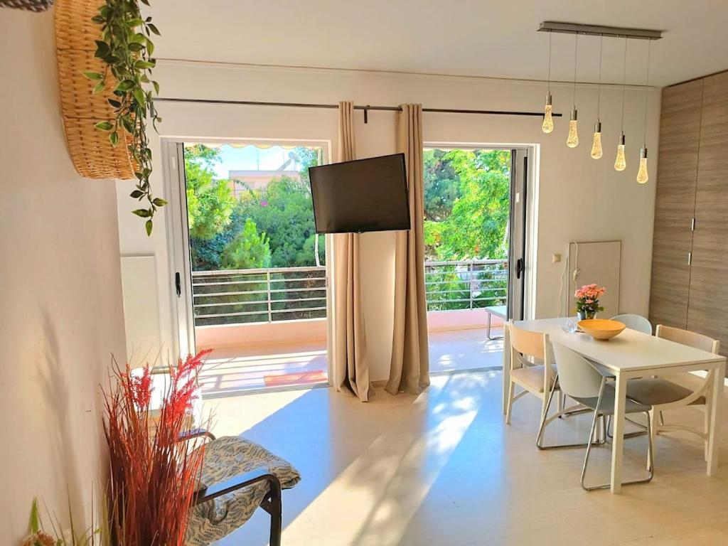 Vouliagmeni Top Floor Maisonette - 2