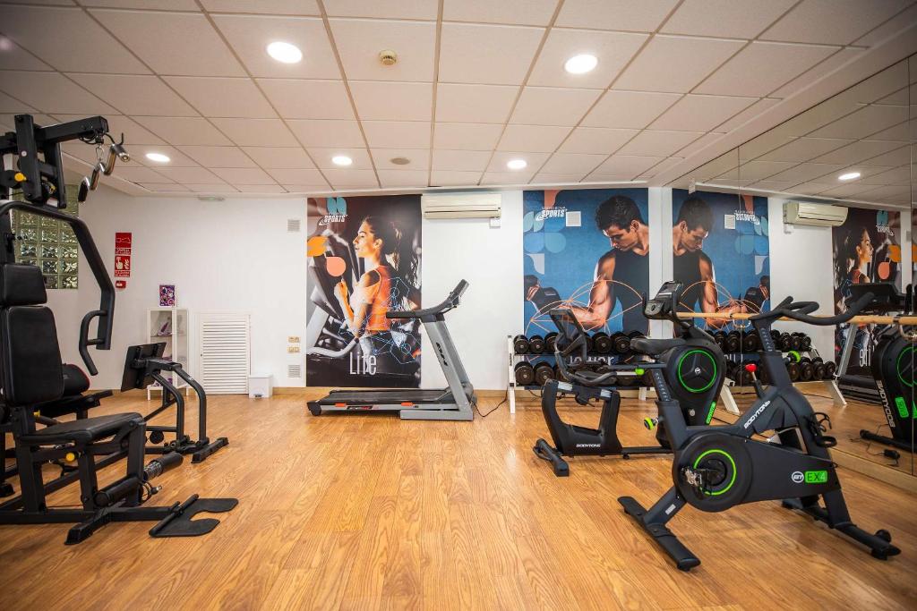 Fitness centrum a/nebo fitness zařízení v ubytování Hotel Servigroup Castilla