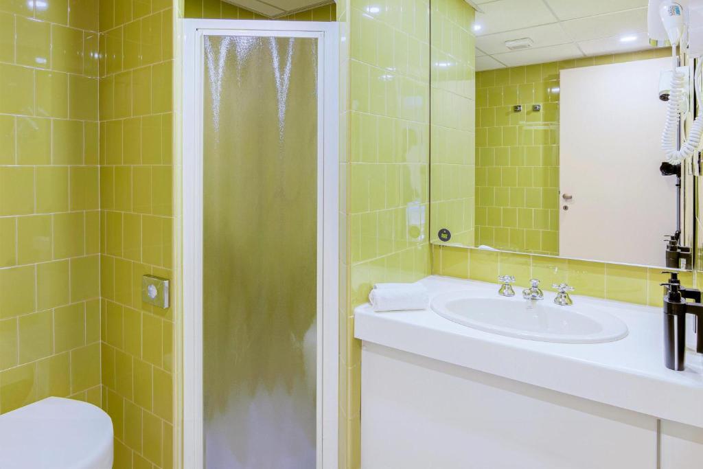 Koupelna v ubytování B&B HOTEL Fabriano Janus