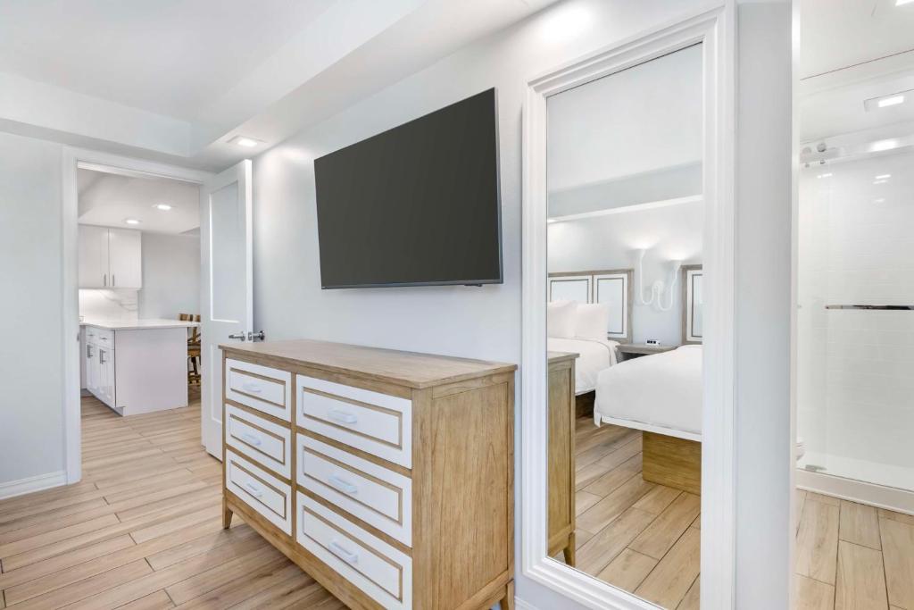 Ein Bett oder Betten in einem Zimmer der Unterkunft Best Western Plus Beach Resort