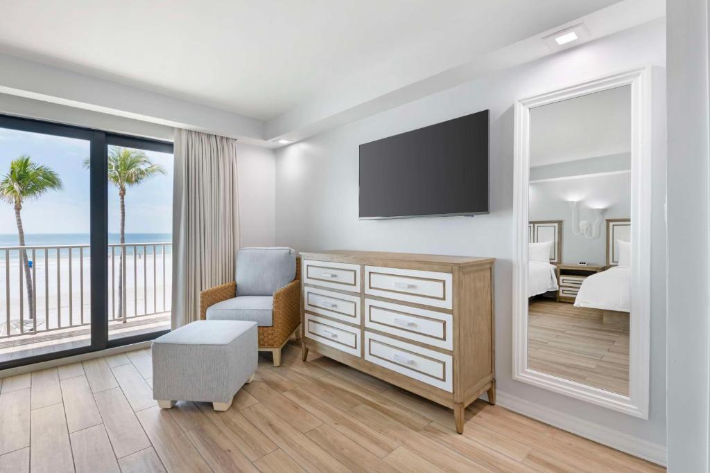 TV&#47;Unterhaltungsangebot in der Unterkunft Best Western Plus Beach Resort