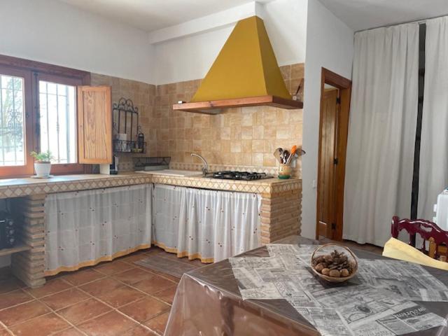 Kuchyňa alebo kuchynka v ubytovaní Casa Cueva Salamandra