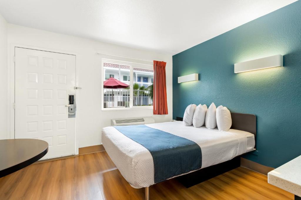 Studio 6 Suites Chattanooga TN Lookout Mtn. - Camera Reale - Non Fumatori