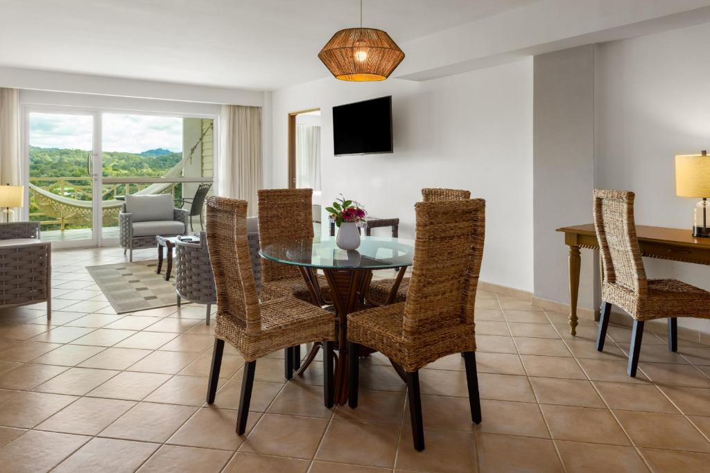 Gamboa Rainforest Reserve - One-Bedroom Suite