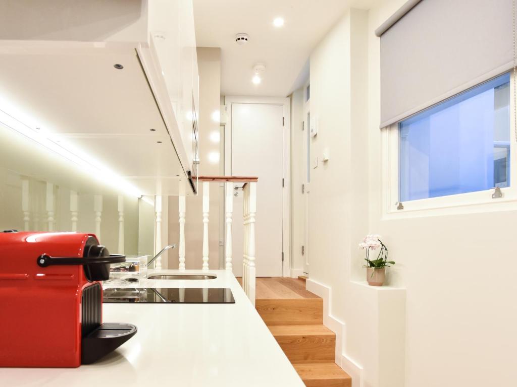StayPrime Earls Court Serviced Apartments - Lower Ground Floor Single Studio
