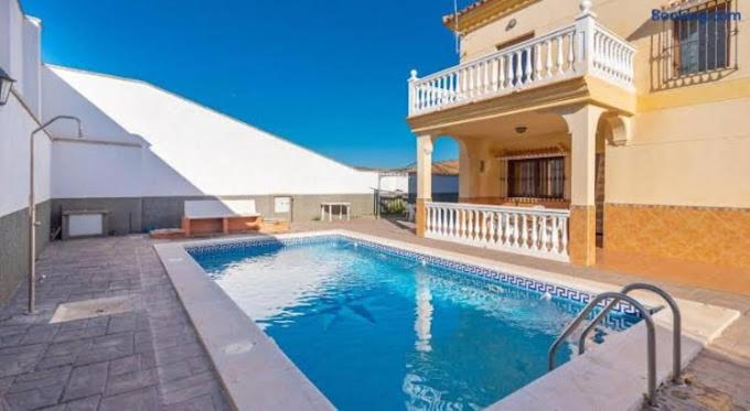 The swimming pool at or close to Villa Antonia