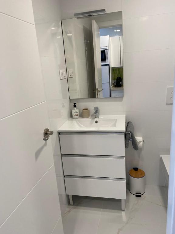 Koupelna v ubytování BENALBEACH LOFT Encatador