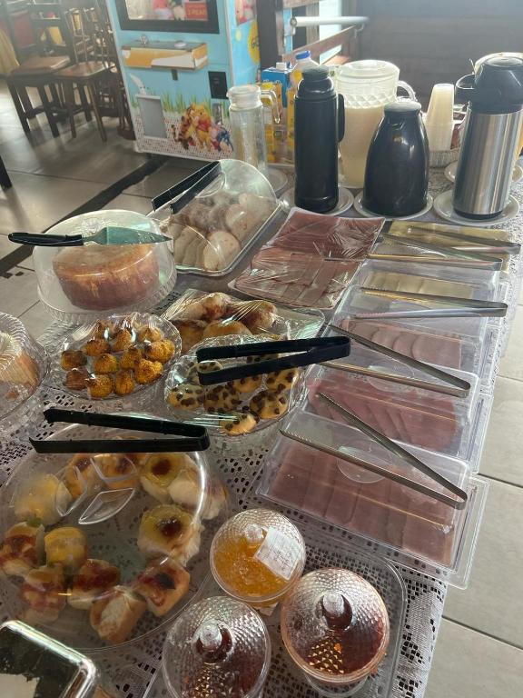 Comida no apartamento ou em algum lugar perto