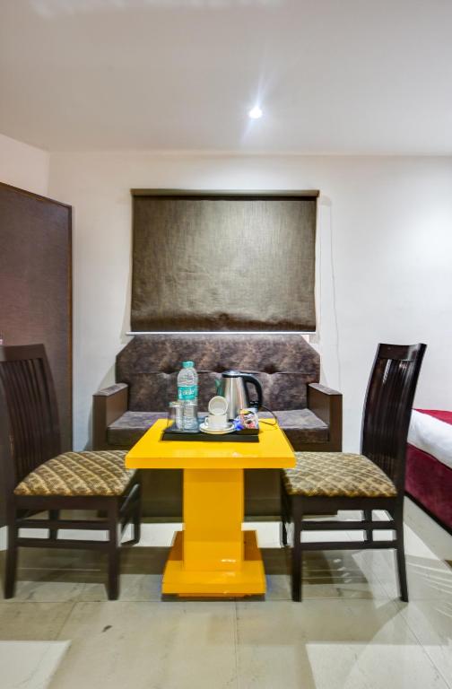 Posezení v ubytování Kelvish Hotel Near Delhi Airport
