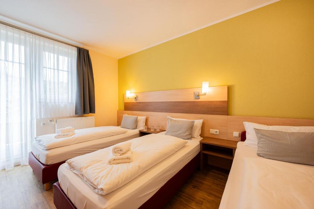 Gästehaus Zehmerhof bei Erding - Two-Bedroom Apartment (5 Adults) With Kitchenette