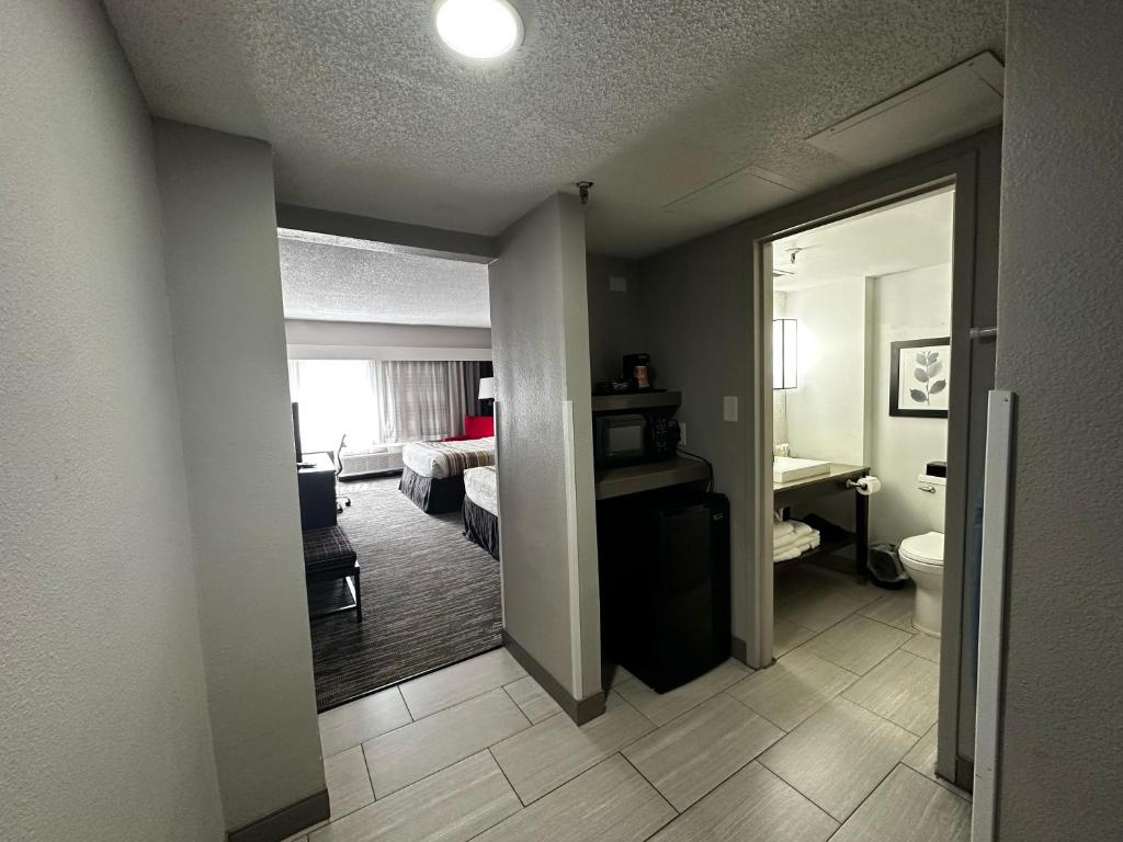 Country Inn & Suites by Radisson, Williamsburg East Busch Gardens , VA photo
