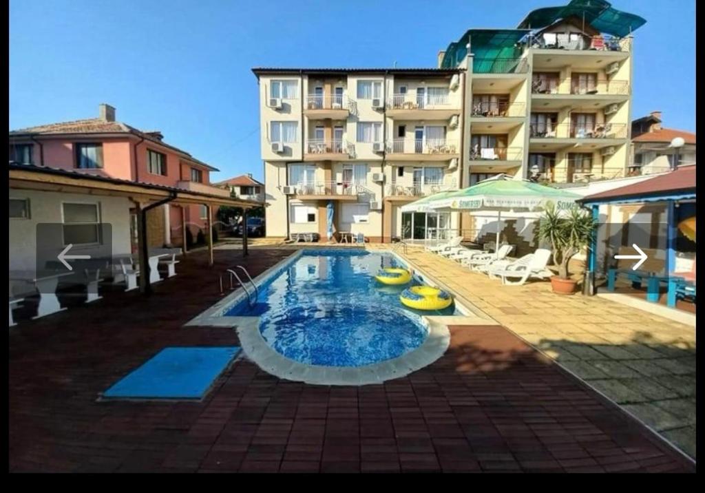 Galeriebild der Unterkunft Хотел Стоянови in Rawda