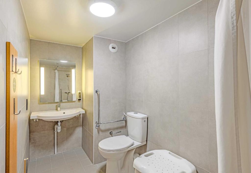 Koupelna v ubytování B&B HOTEL Brest Kergaradec Aéroport