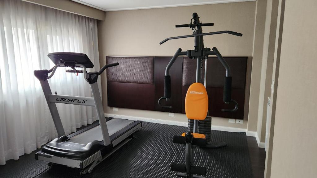 Fitness centrum a/nebo fitness zařízení v ubytování Amerian Río Gallegos Apart & Suites