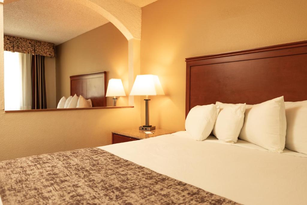 Mardi Gras Hotel & Casino photo