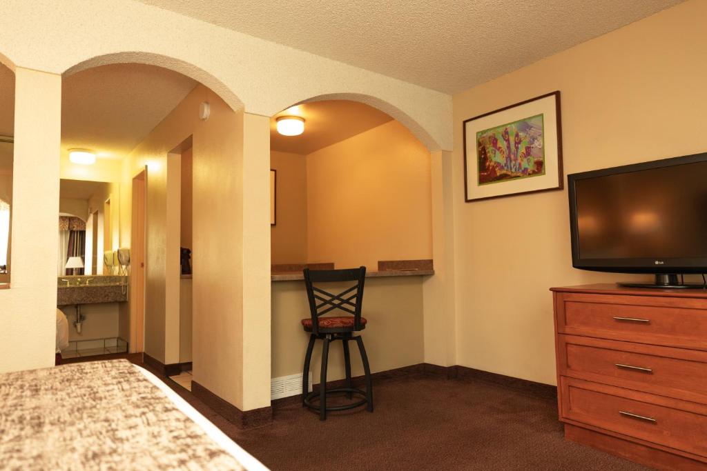 Mardi Gras Hotel & Casino photo