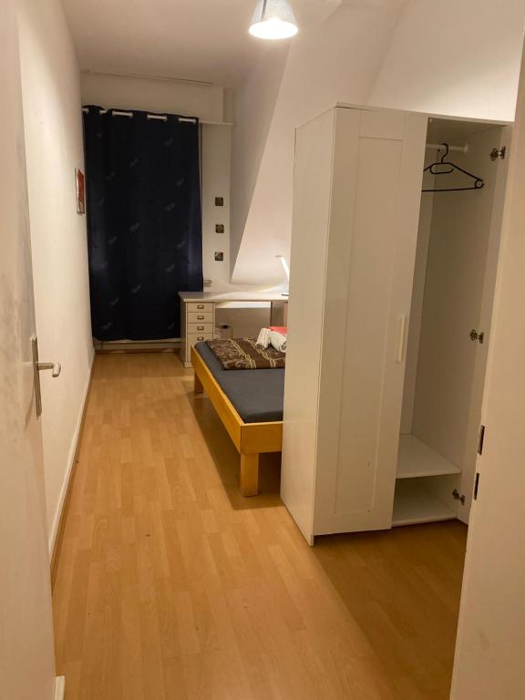 Postel nebo postele na pokoji v ubytování Nice Private Room in Shared Apartment - 2er WG