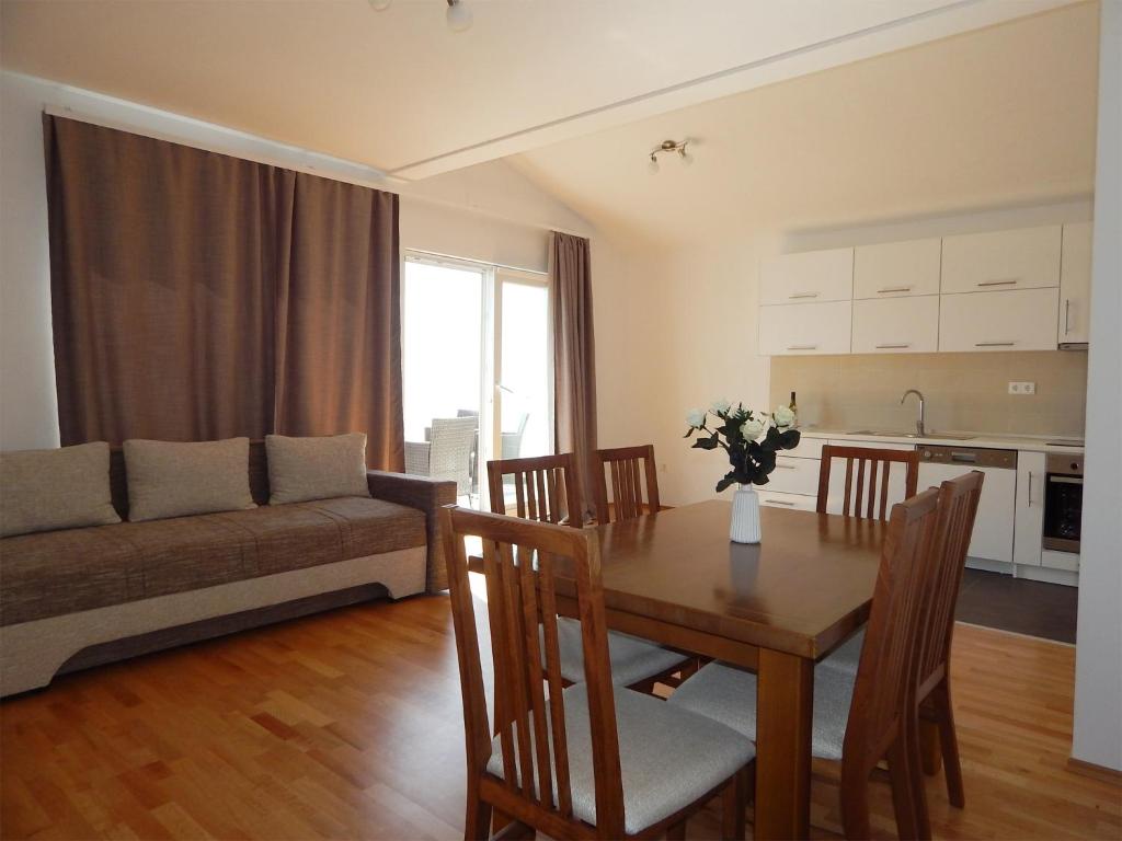 Posedenie v ubytovaní Apartments King