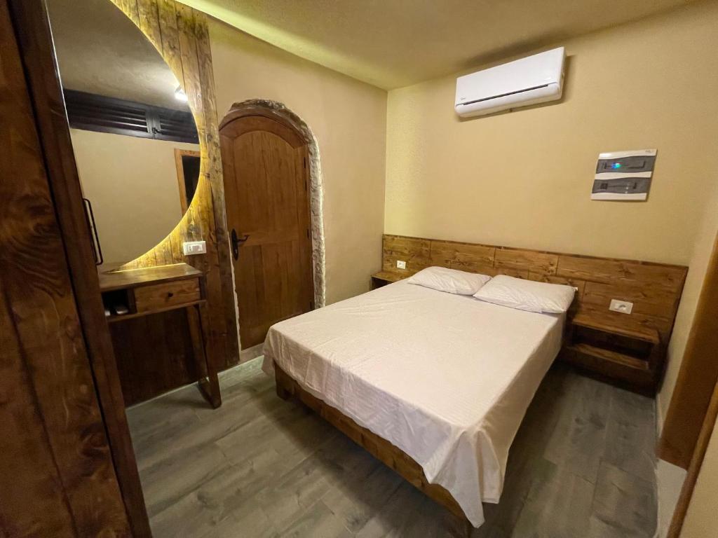 Bella Guesthouse with Garden, Pool & Jacuzzi - Casa Con Una Camera Da Letto