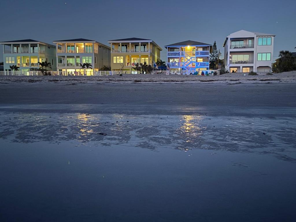 Beachfront Bliss Villas - Villa - Beach Front