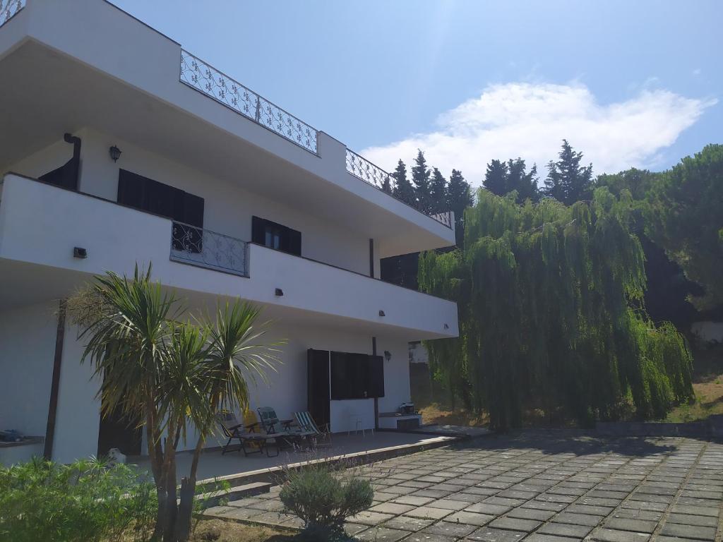 Budova, kde se vila nachází