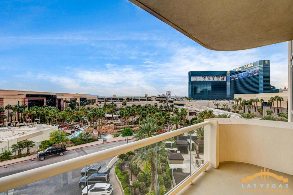 Nespecifikovaný výhled na destinaci Las Vegas nebo výhled na město při pohledu z prázdninového domu