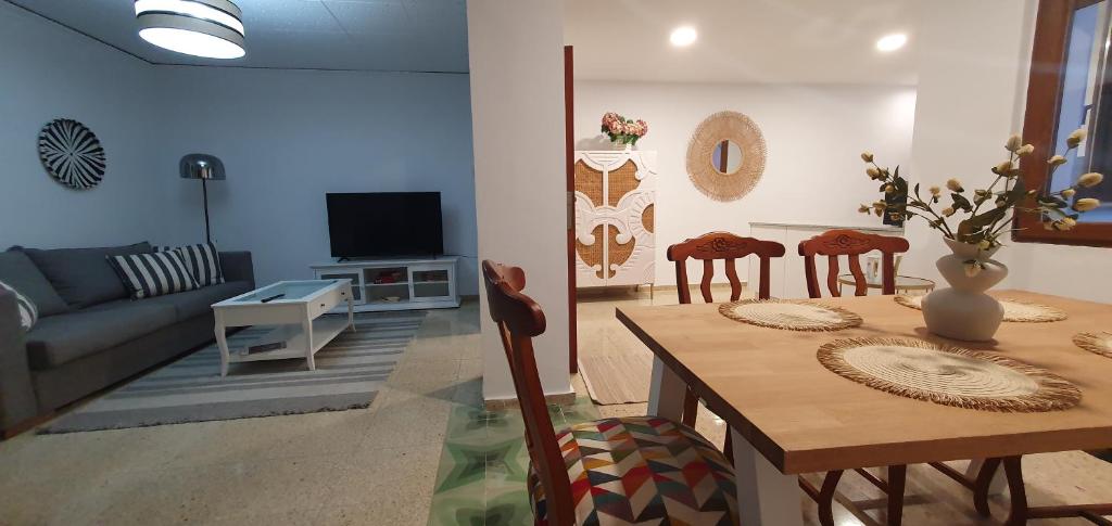 Μια τηλεόραση ή/και κέντρο ψυχαγωγίας στο Apartamento Villalonga