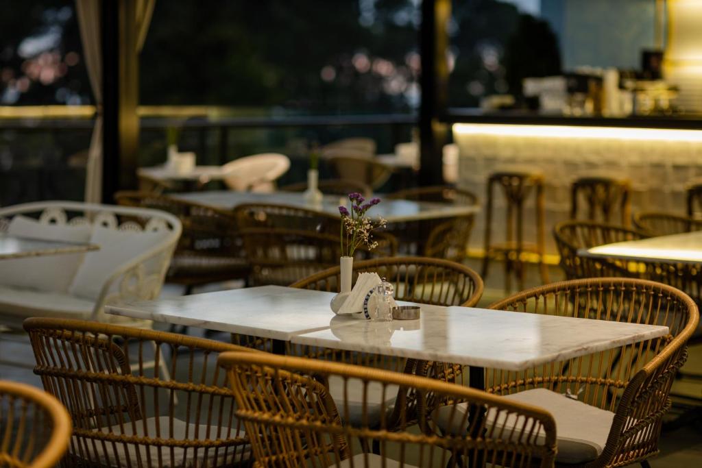 Restaurace v ubytování Kobuleti Garden Inn