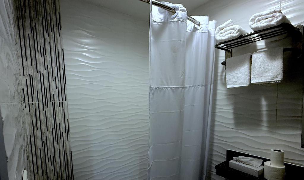 Koupelna v ubytování Umbrella Hotel Bronx