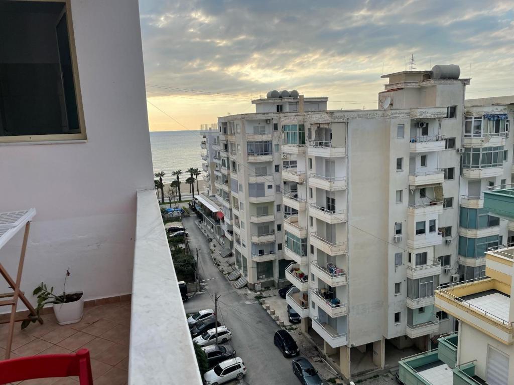 einen Blick vom Balkon eines Gebäudes in der Unterkunft Da Vinci Apartment in Vlorë