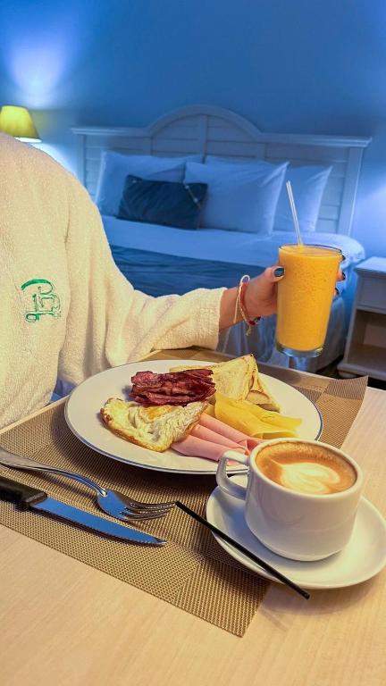Jídlo v hotelu nebo okolí