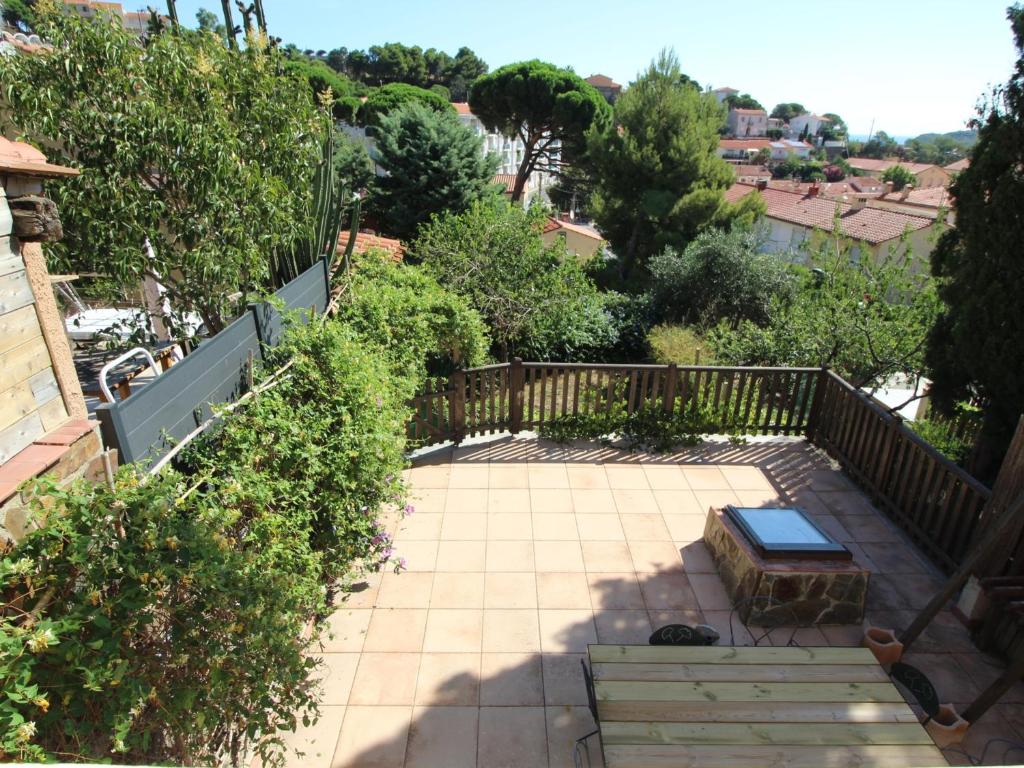 Photo de la galerie de l'établissement Maison individuelle avec jardin pour 6 personnes près du centre-ville - FR-1-309-189, à Port-Vendres