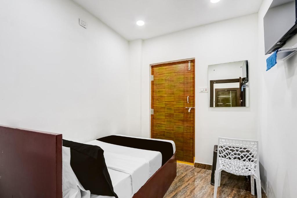 Μια τηλεόραση ή/και κέντρο ψυχαγωγίας στο Hotel O Sky Luxury Rooms Oyo