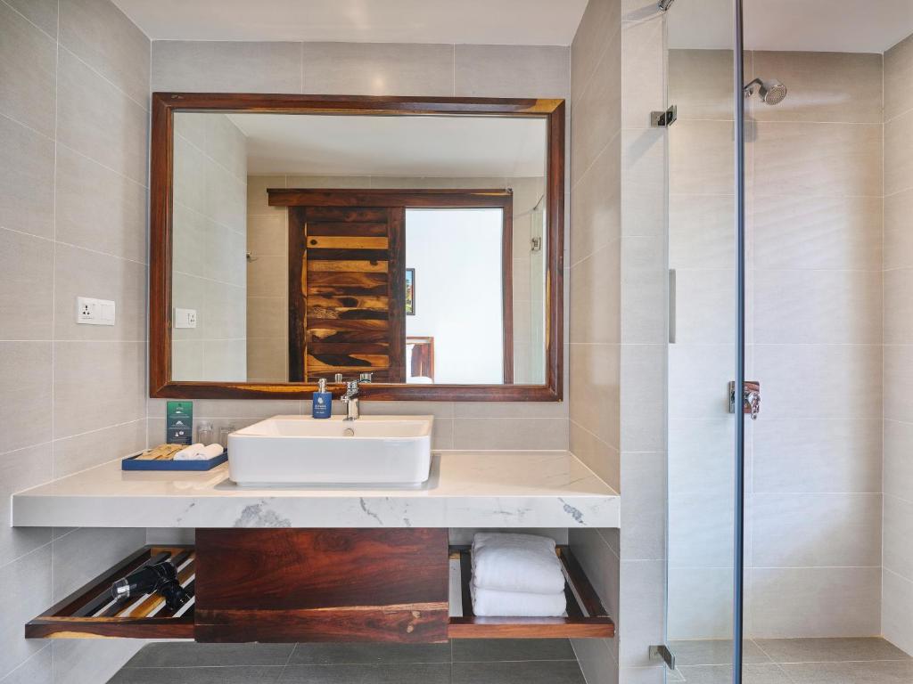 Phòng Deluxe 2 giường đơn với ban công