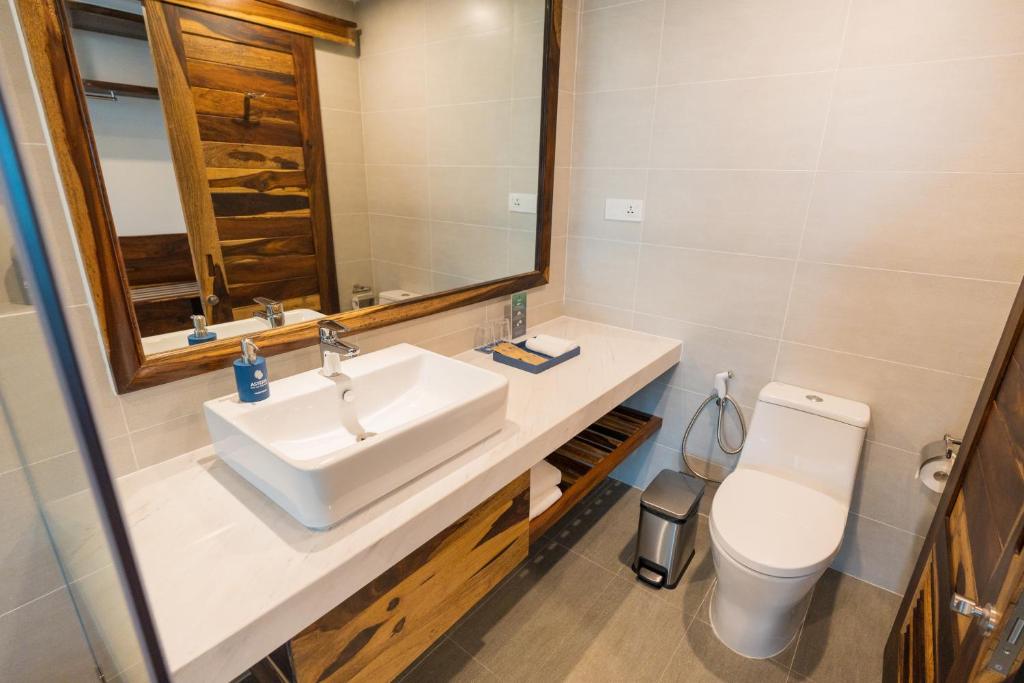 Phòng Senior Deluxe Giường Đôi