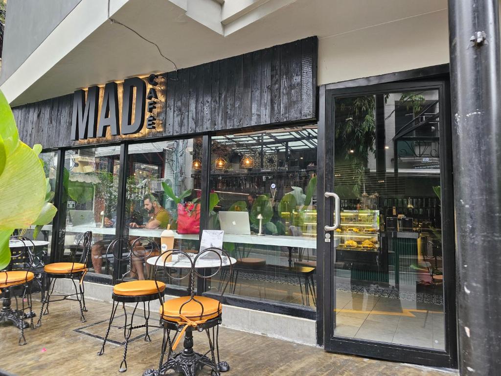 Restaurace v ubytování Mad Monkey Manila