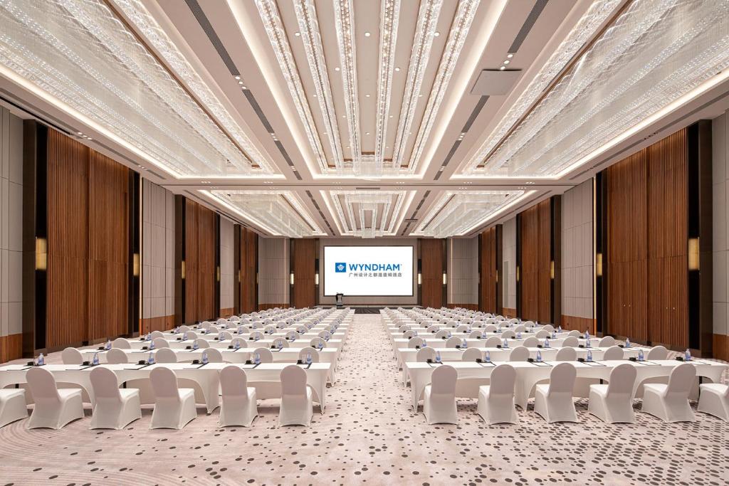Konferenční prostory v ubytování Wyndham Hotel Guangzhou Huangbian Metro Branch - Free shuttle bus to Canton Fair